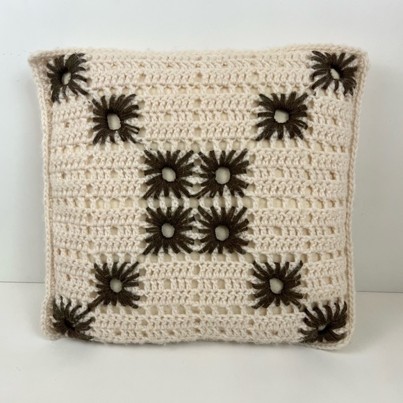 Handmade Vintage Crocheted Ivory and Olive Green Decorative Throw Pillow - Picture 10 of 11
